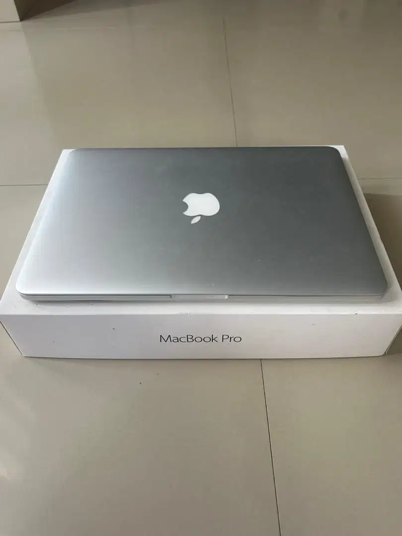 Jual macbook pro retina mid year 2015