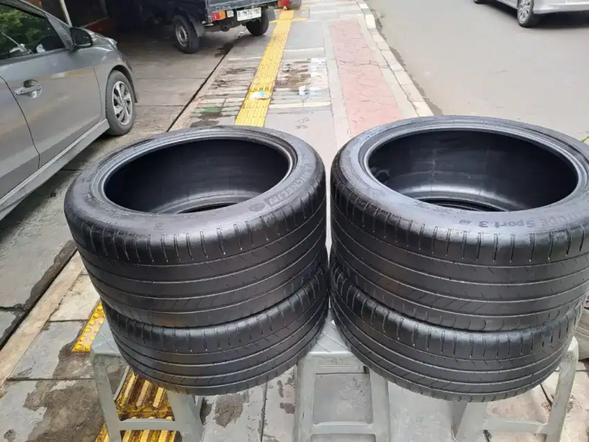 Jual ban Michelin Latitude depan 265/45/R20 belakang 295/40/R20 hub Wa