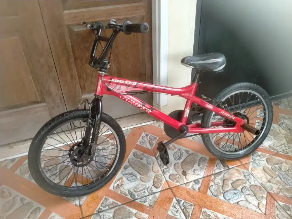 Sepeda BMX jumper united