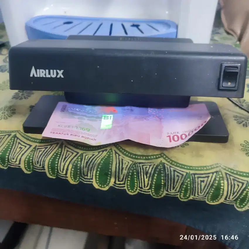 Airlux money detector