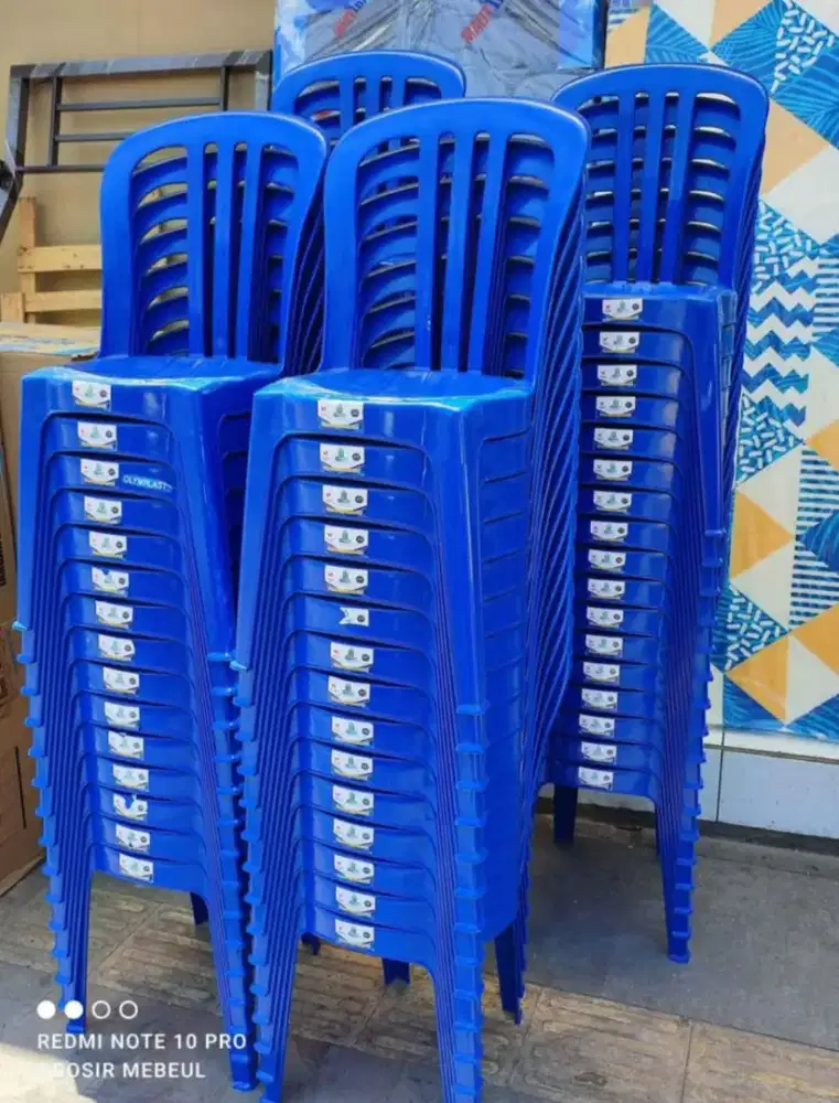 Kursi plastik Olimplas 101