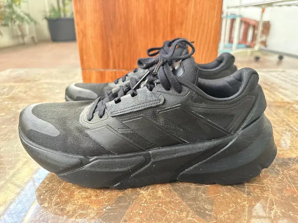 Dijual Sepatu Adidas Hitam (Adistar Repetitor)