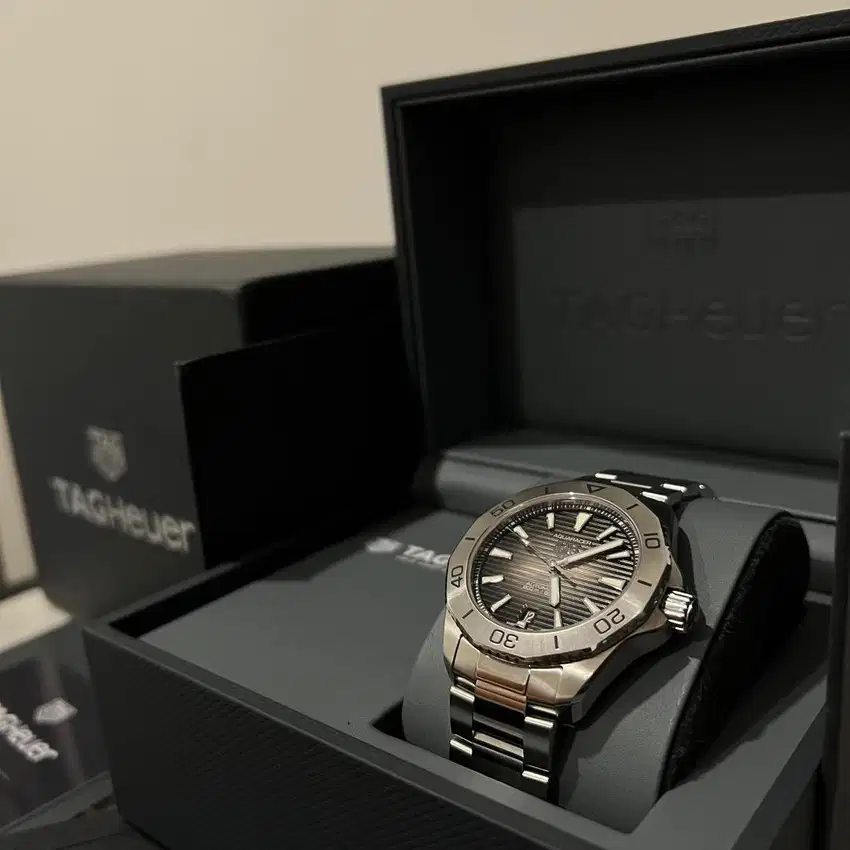 Tag heuer aquaracer 40mm black automatic 2023