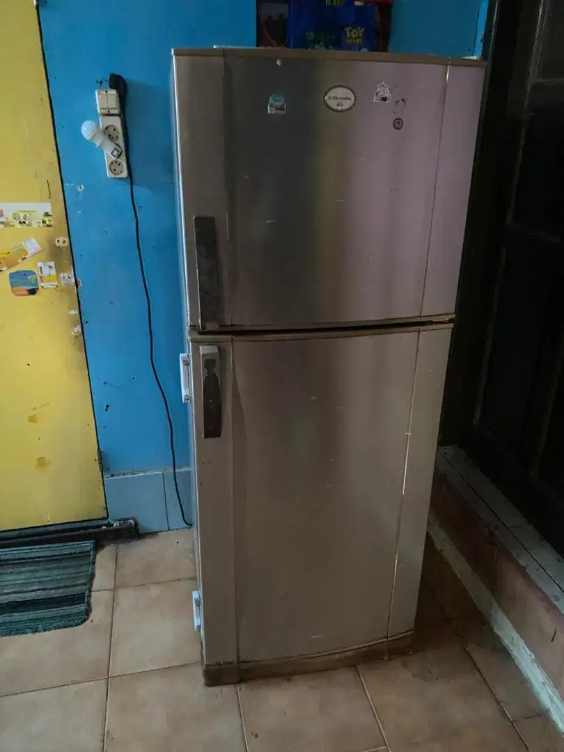 Jual kulkas 2 Pintu Elektroluc