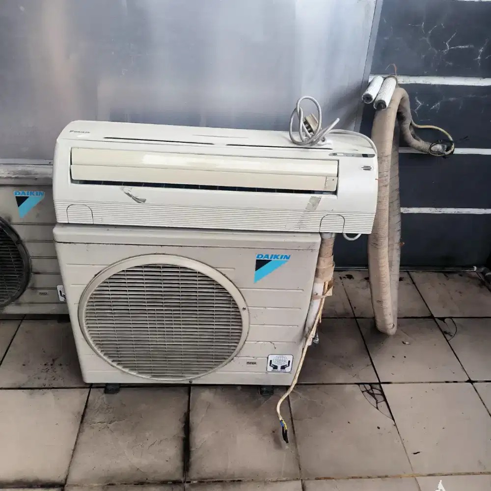AC Daikin thailand 1.5 pk