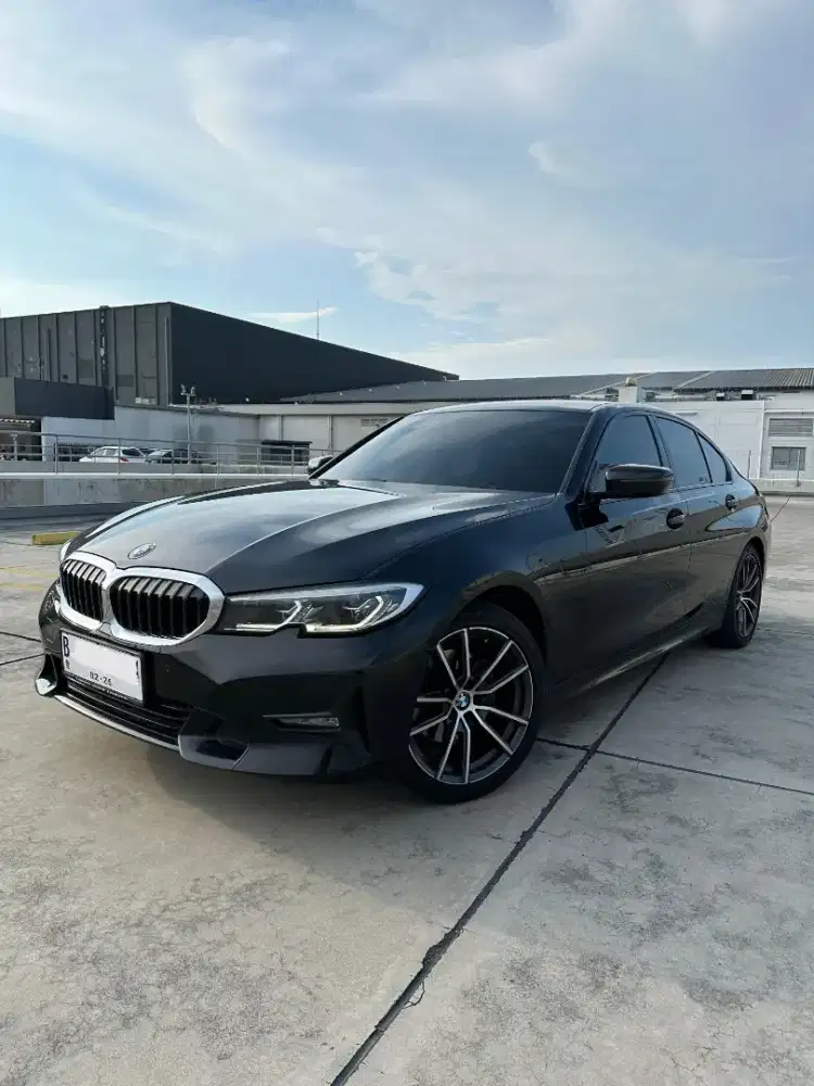 BMW 320i Sport Black 2021 Warranty 2026