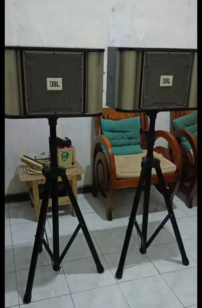 Sepasang spieker JBL 10 inch