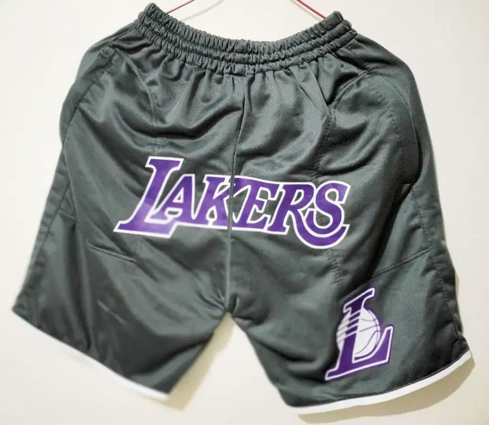 Celana Pendek Motif LAKERS
