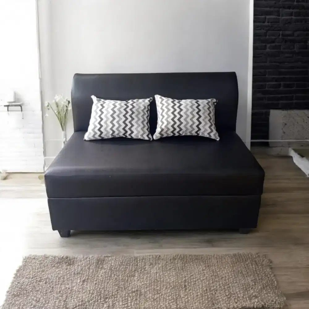 Sofa cafe minimalis