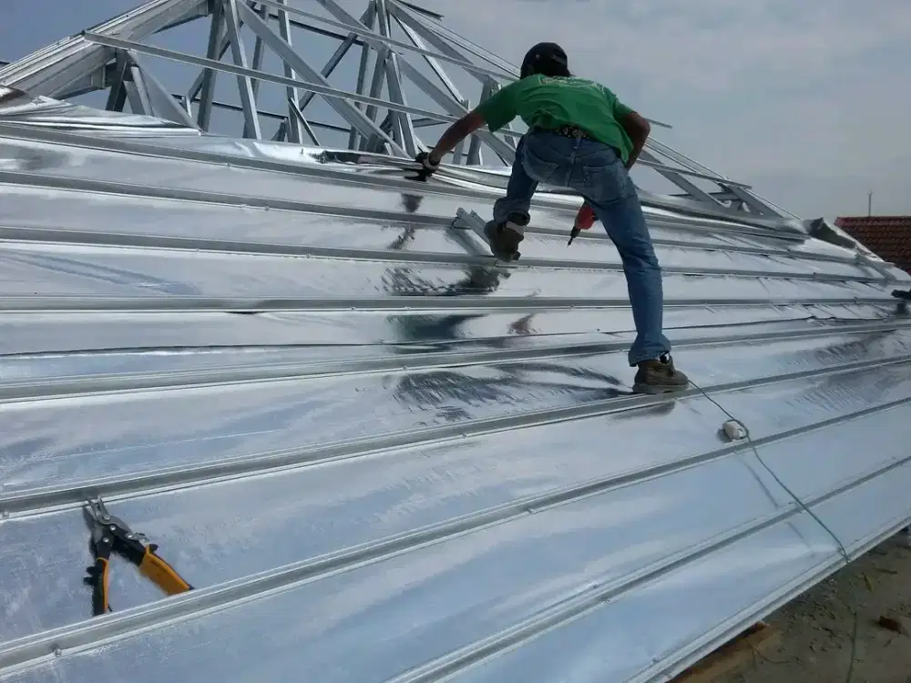 Jasa pasang atap baja ringan