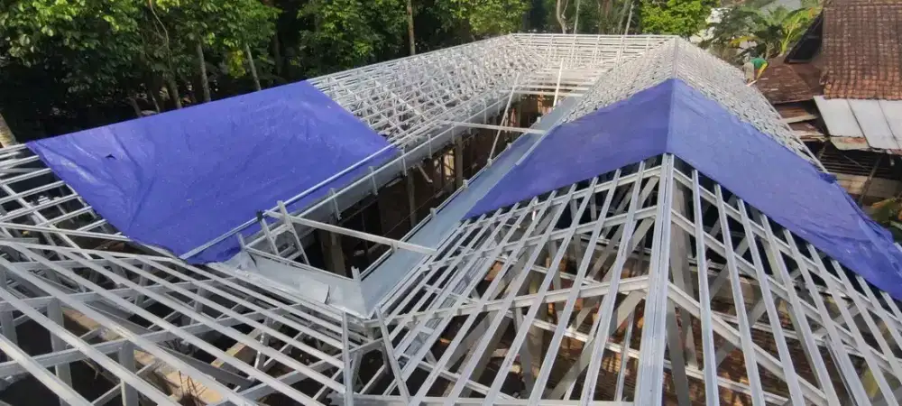 Jasa pasang atap baja ringan