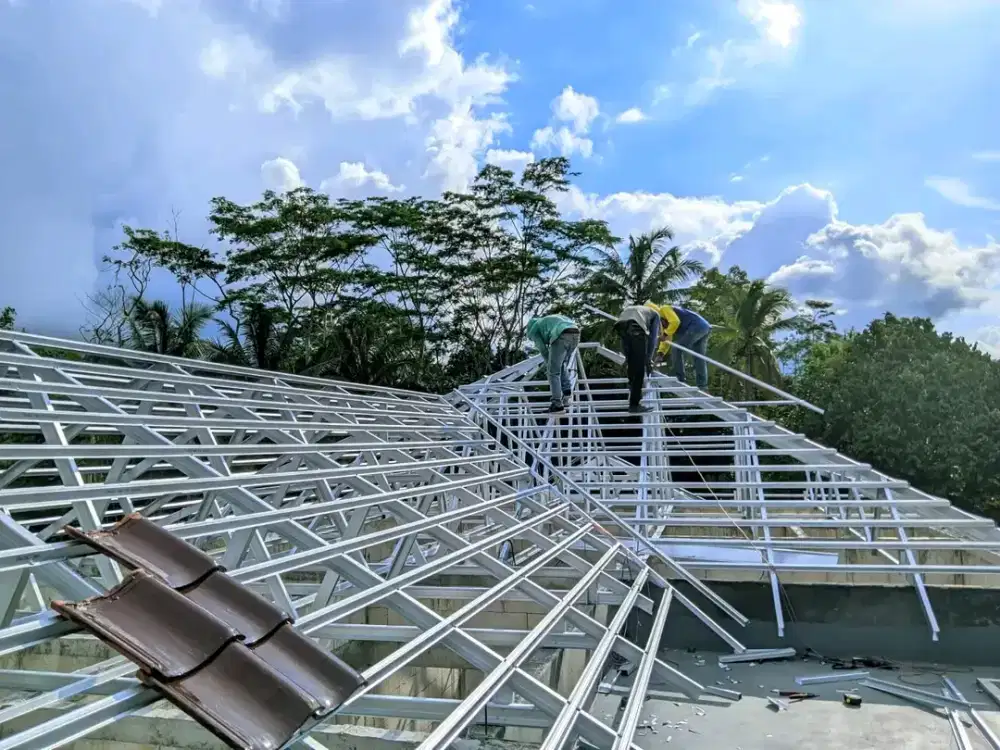 Pasang rangka baja ringan