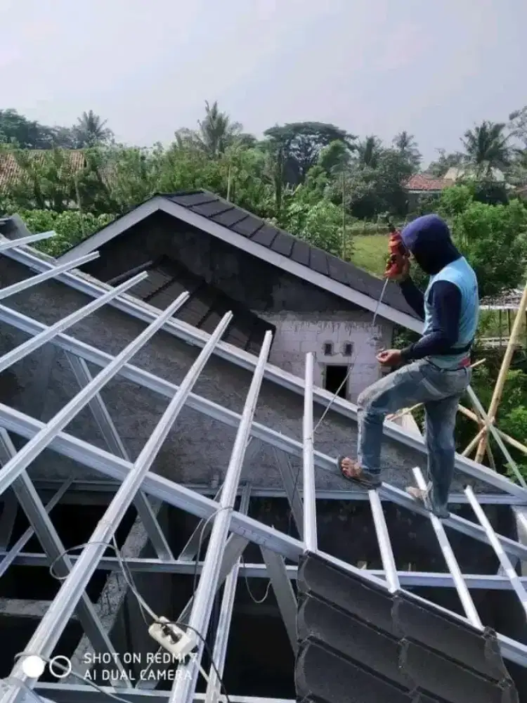 Jasa pasang atap baja ringan