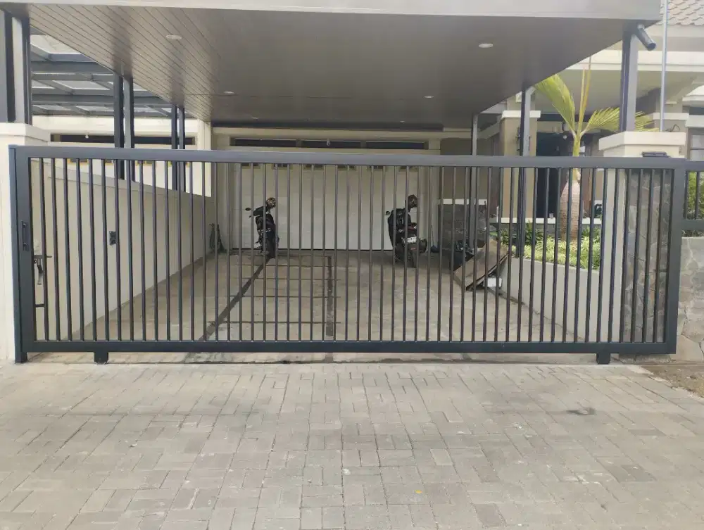 Pagar Besi Holo Galvanis minimalis