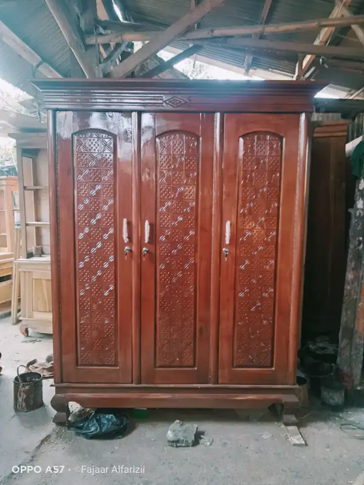 Lemari pintu3 full ukir jati