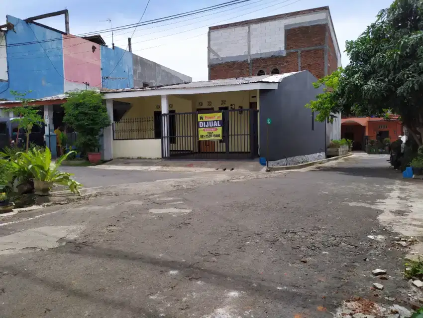 Dijual Rumah Pojok di Perumahan Banjararum Karanglo Singosari Malang