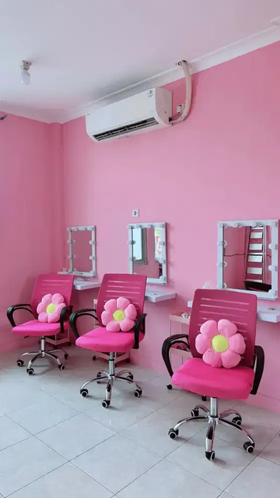 Kursi bisa mutar,dan naik turun kondisi masih 99% insyalllah sip