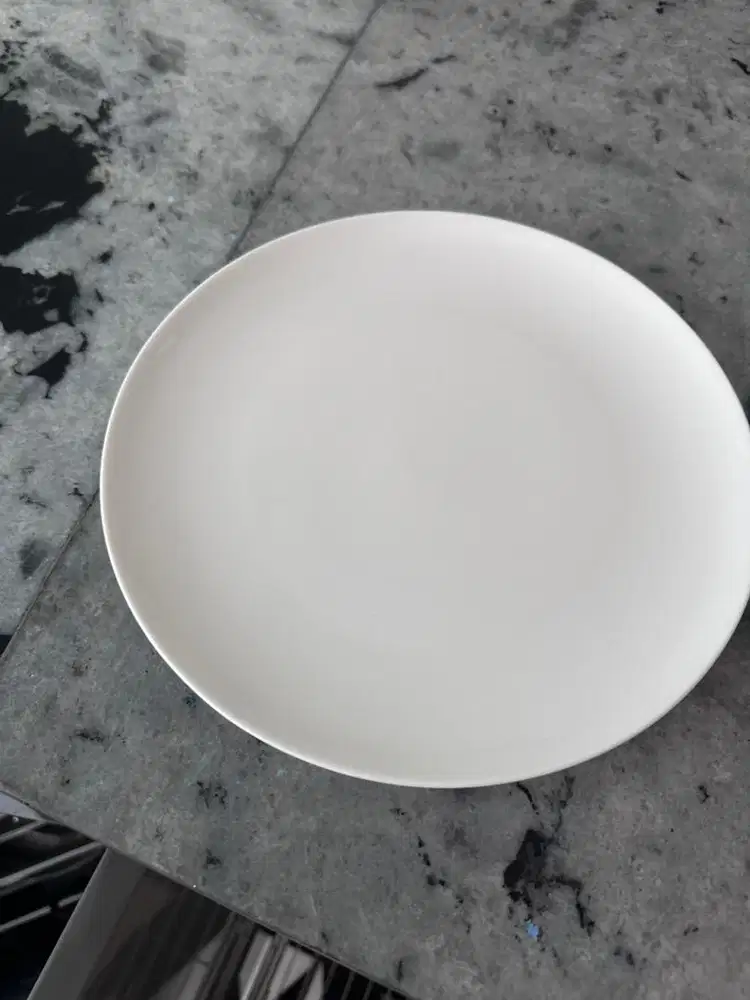 Piring Putih Sedang