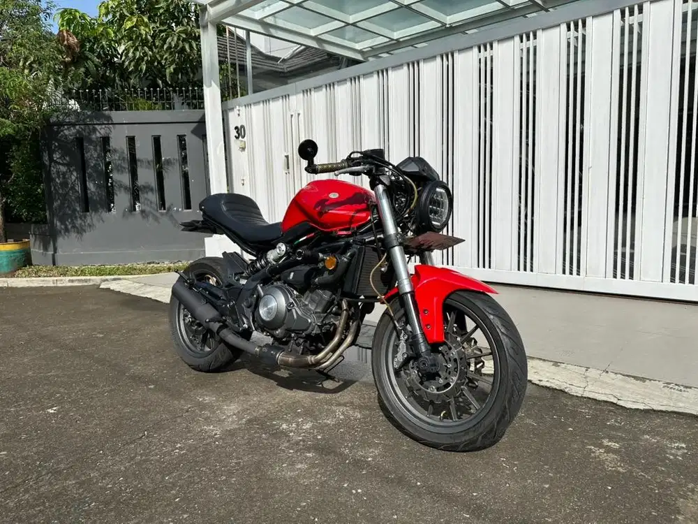 Benelli TNT 250 / 249S 2017 Merah Cafe Racer / Cafe Sport