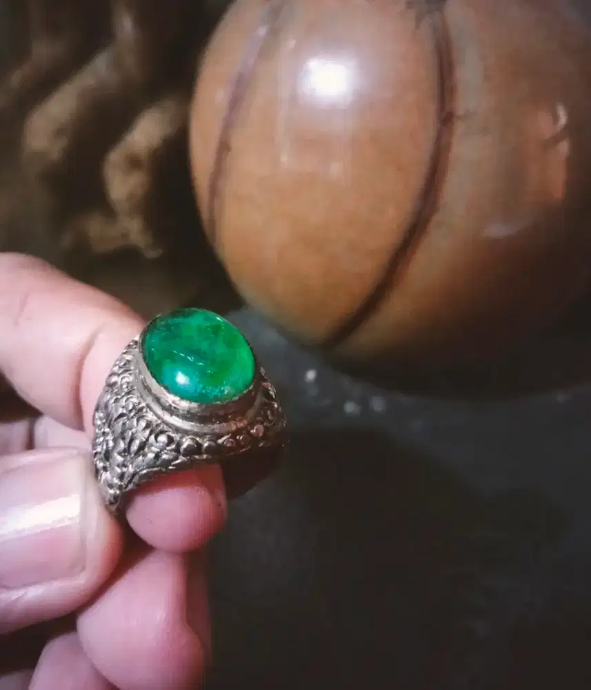 Cincin permata hijau