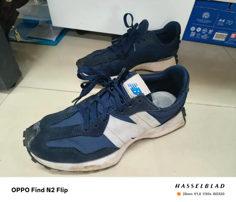 Sepatu sneakers New balance NB 327