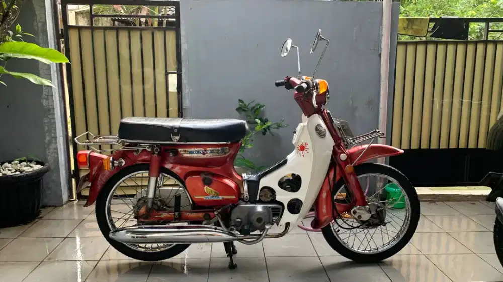 Honda C70 Clasic (Antik)