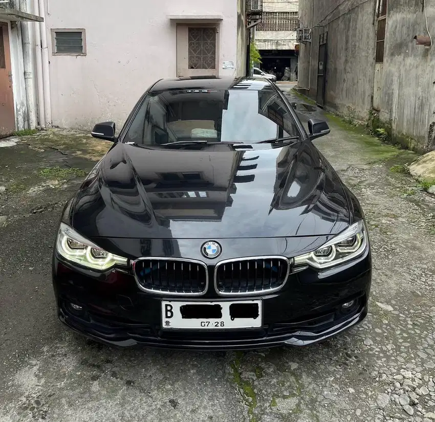 BMW 320i F30 Sport Tahun 2018