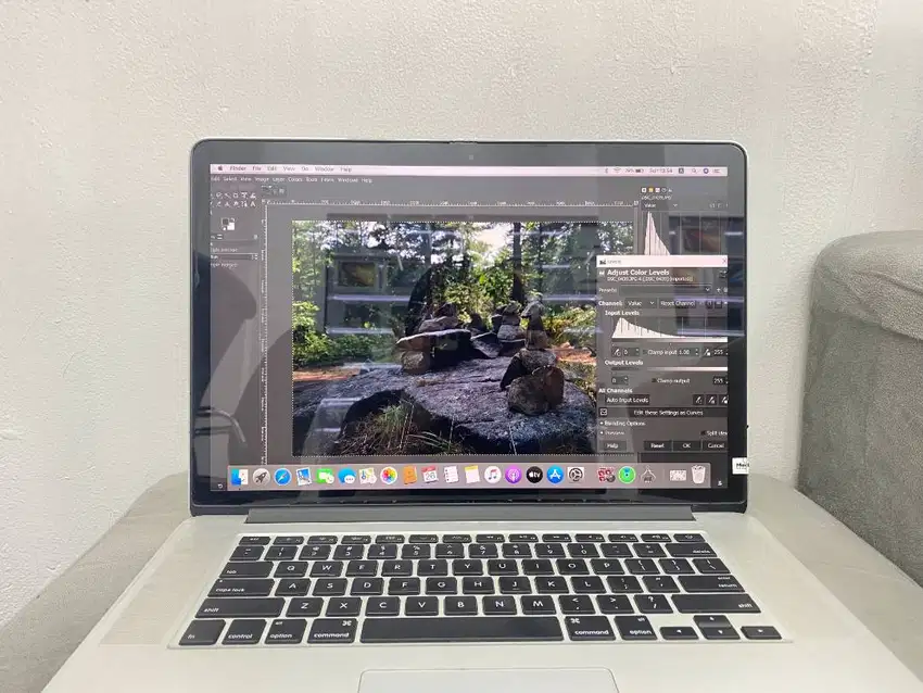 MACBOOK PRO 2013 15 INCH 8/256GB INTEL CORE i7 SECOND LIKE NEW