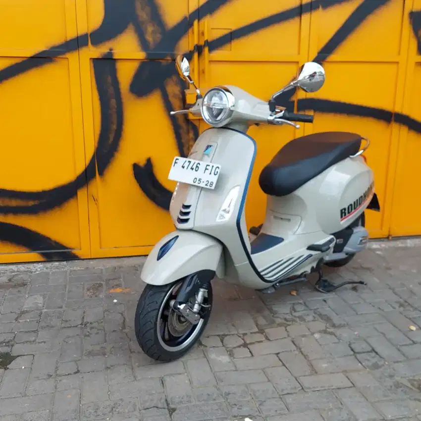 Vespa primavera S abs 150 2023 dp 1.8juta