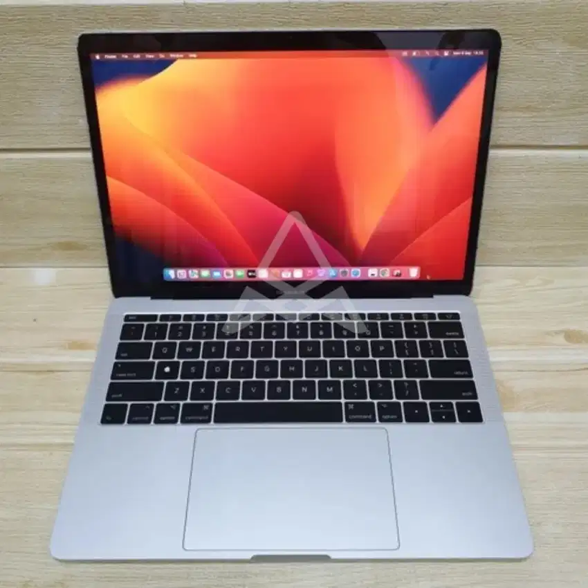 TERMURAH !!! MACBOOK PRO 2017 - i5 16/256 GB