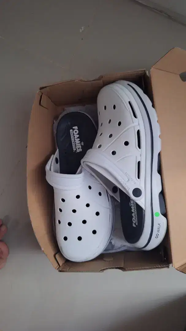 sandal skechers ori