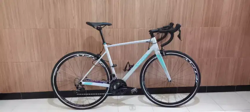 Roadbike Polygon Strattos 5 tahun 2024 awal