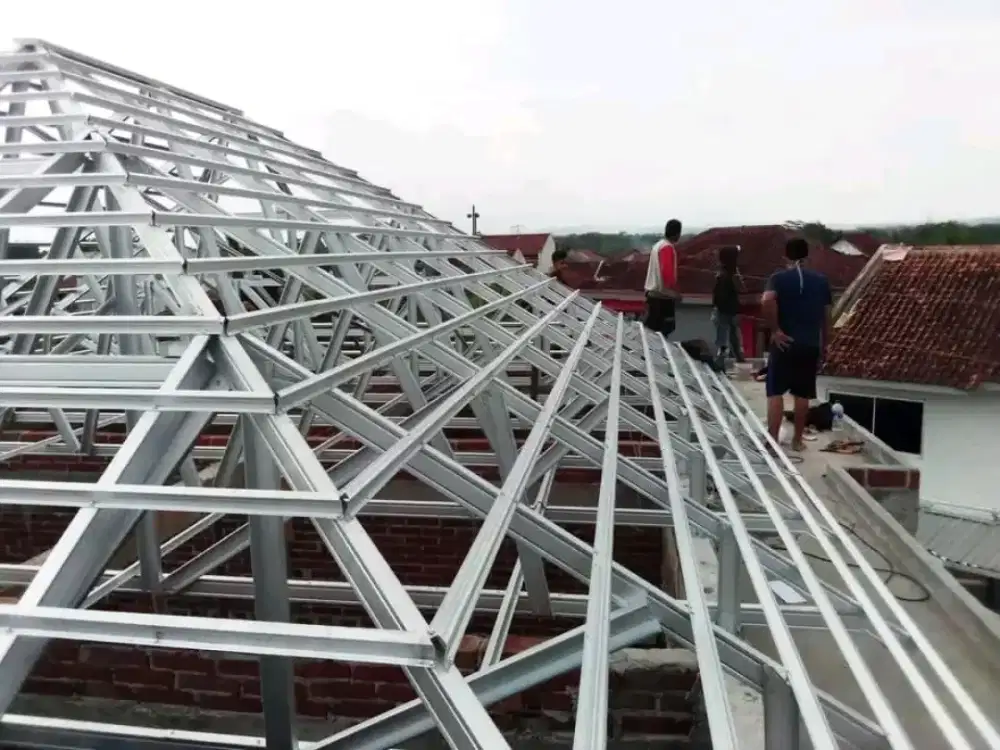 Pasang atap baja ringan
