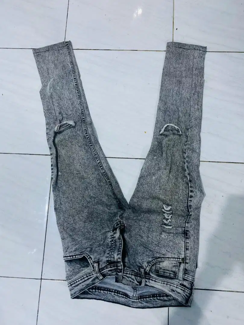 celana jeans sobek