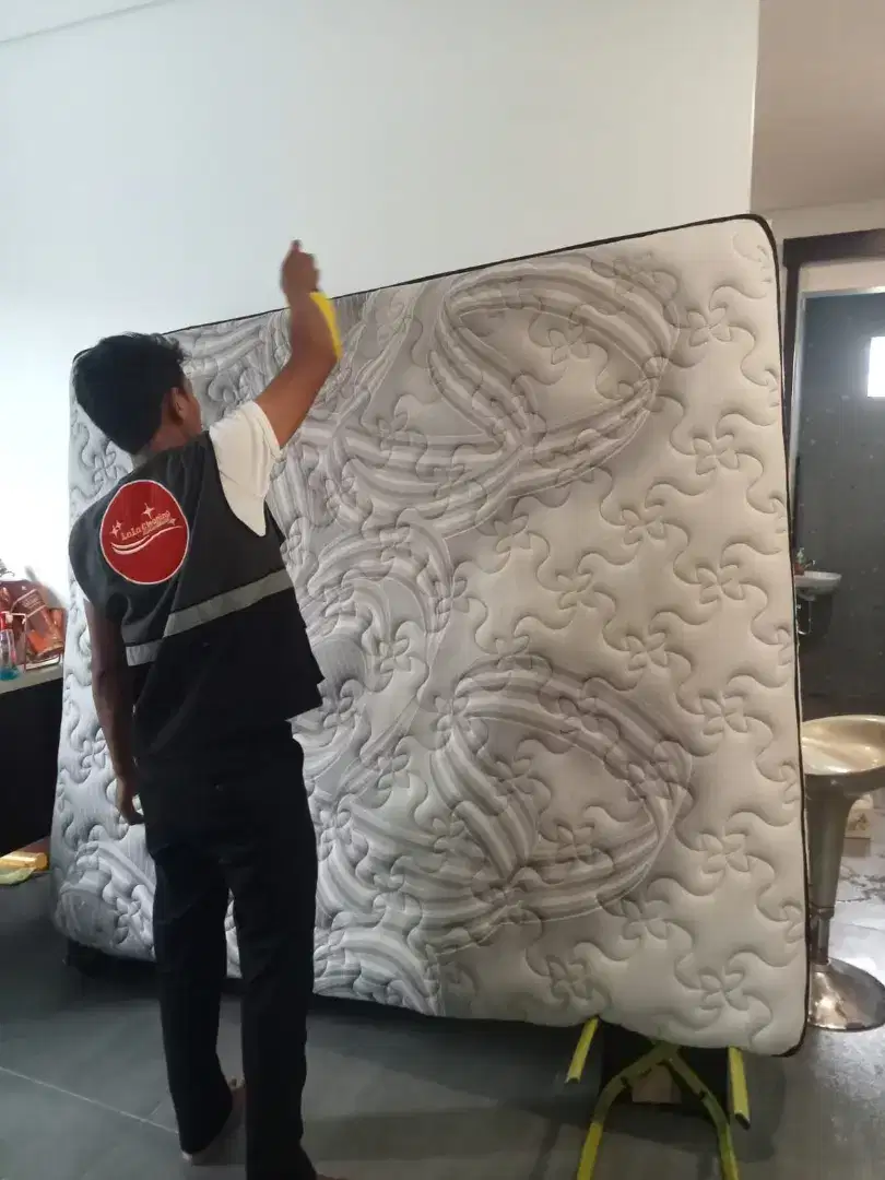 Jasa cuci kasur sofa jok mobil