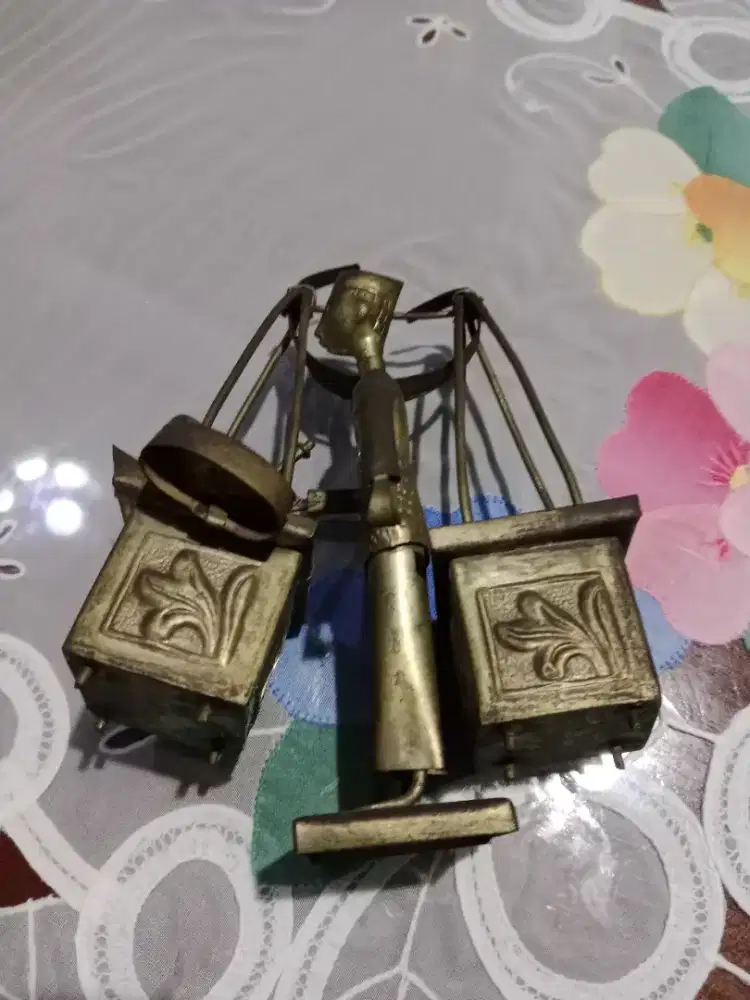 Pajangan abang tongseng keliling