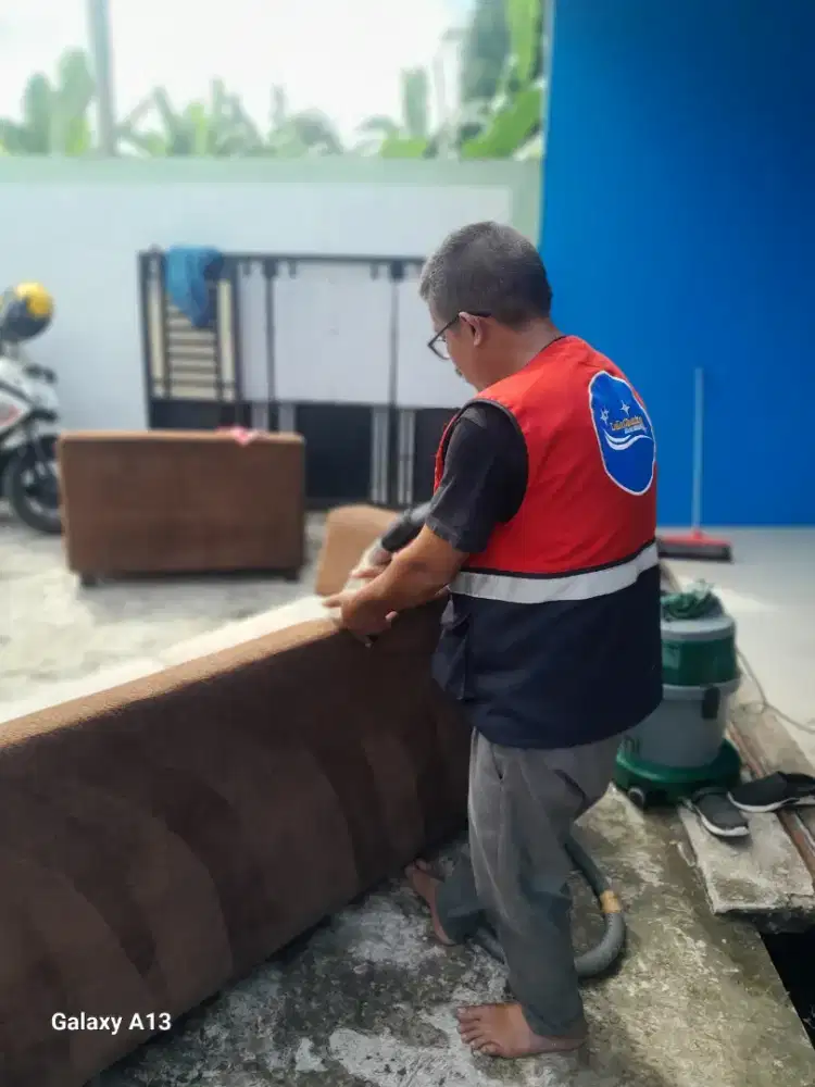 Jasa cuci kasur sofa karpet kantor dll