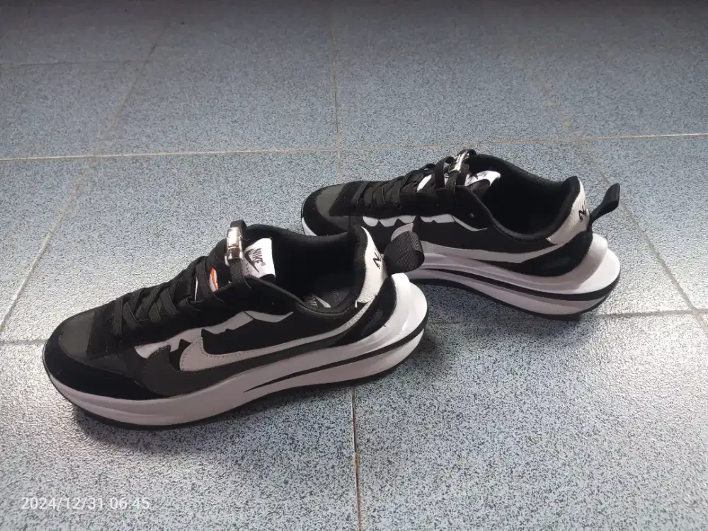 Sepatu Nike Sacai second