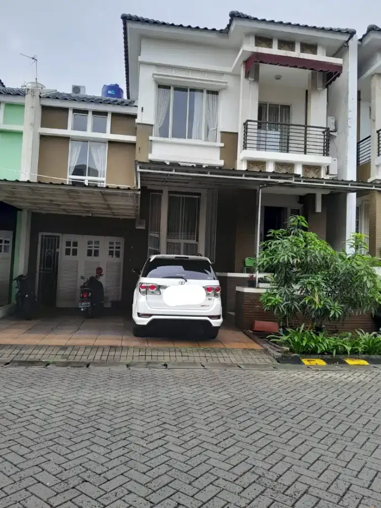Dijual Cepat Rumah Mewah 2 1/2 lantai di Cluster Grand Galax Bekasi
