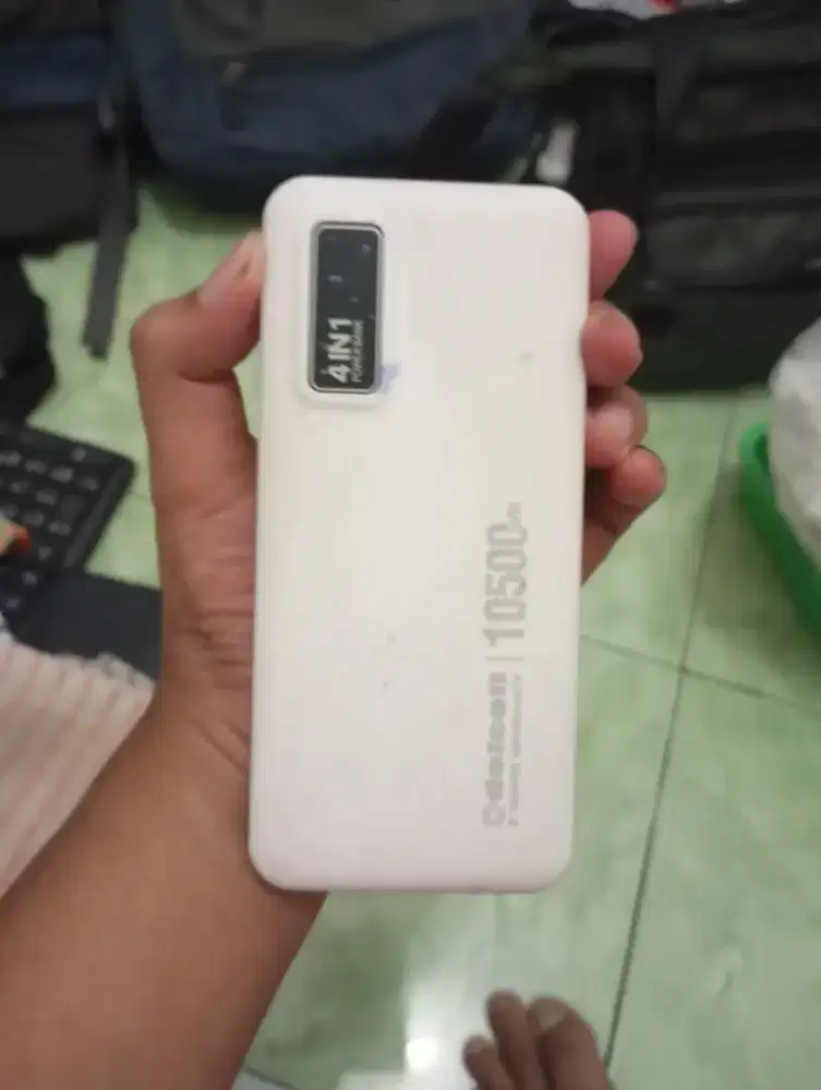 Powerbank HP Putih