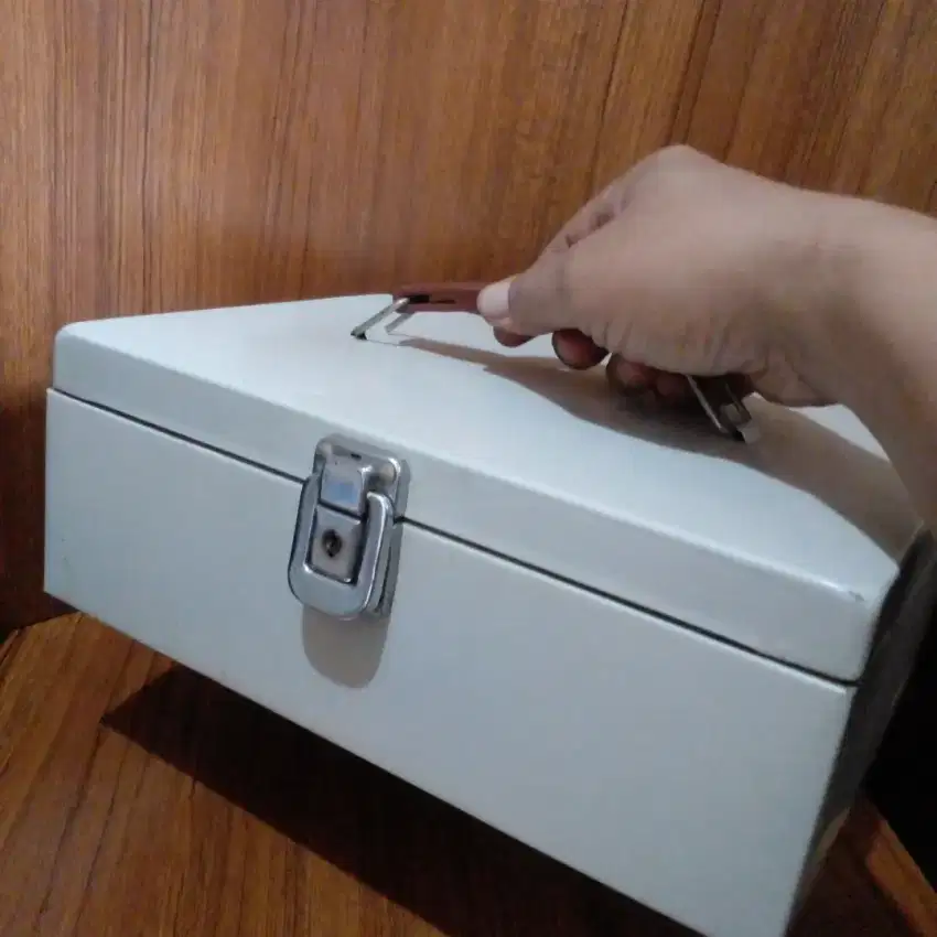 Box safetyfire bahan besi plat