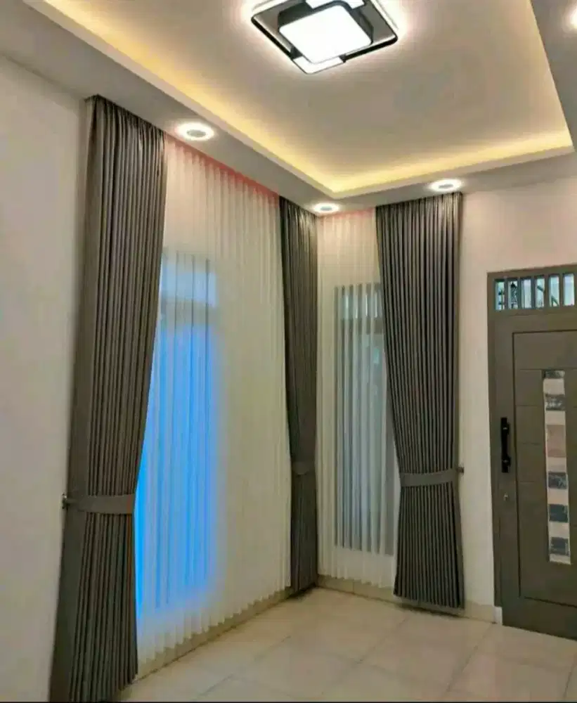 Pemanis jendela pasang gorden,