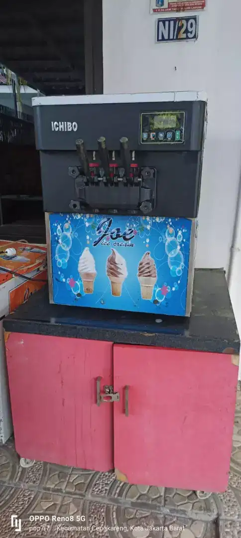 Mesin soft ice cream