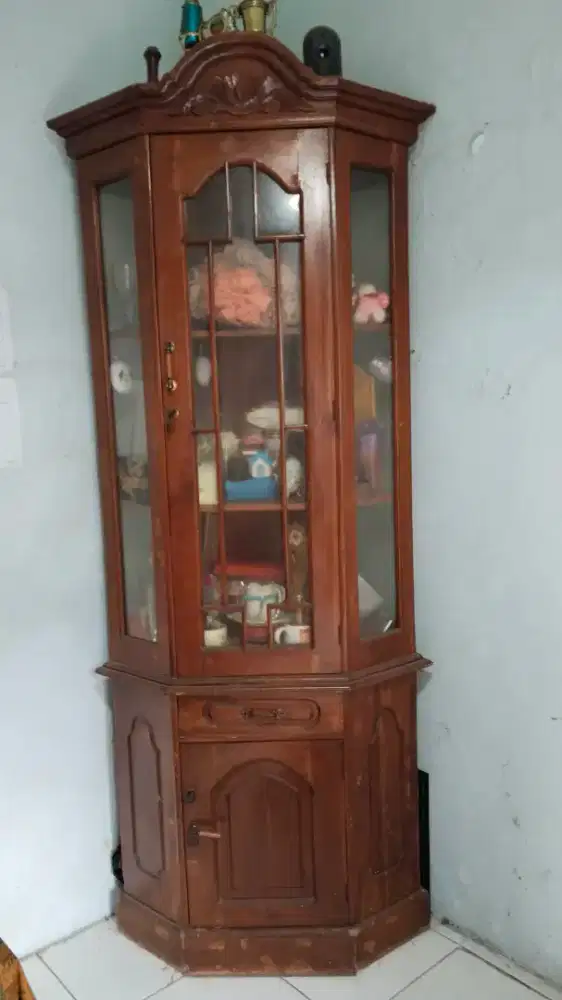 Lemari Buku / Lemari Barang koleksi