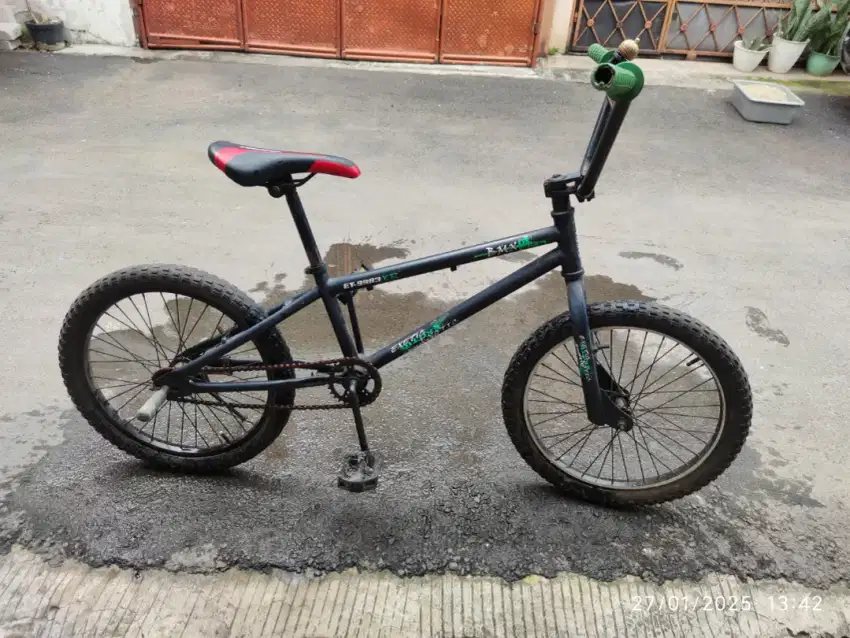 Sepeda BMX masih terawat