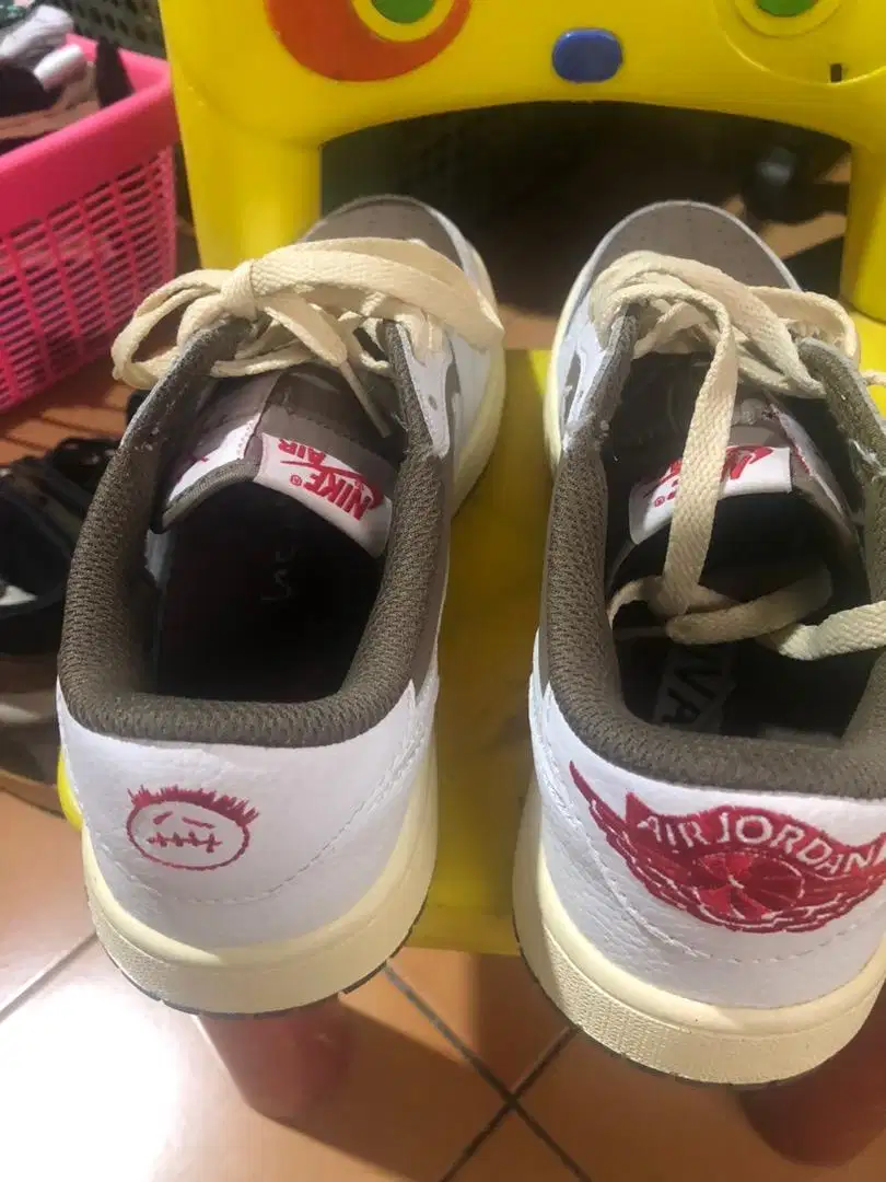 Jual sepatu nike travis scott ,size 43