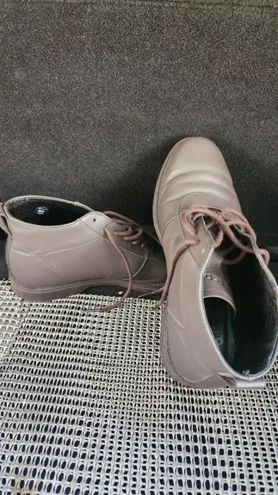 Sepatu BRODO Original