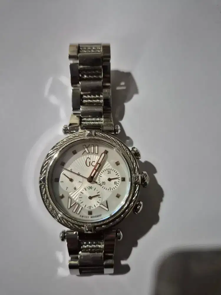 Jam Tangan Merk GC Wanita Y16001L1