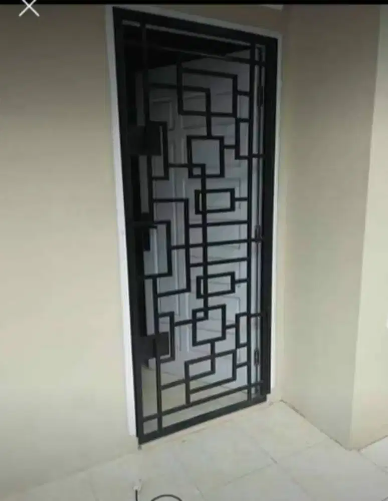 Tralis pintu minimalis