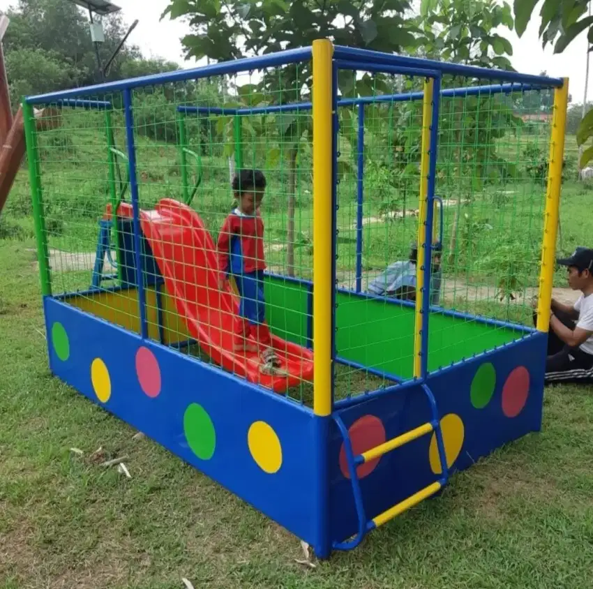 Mandi bola anak